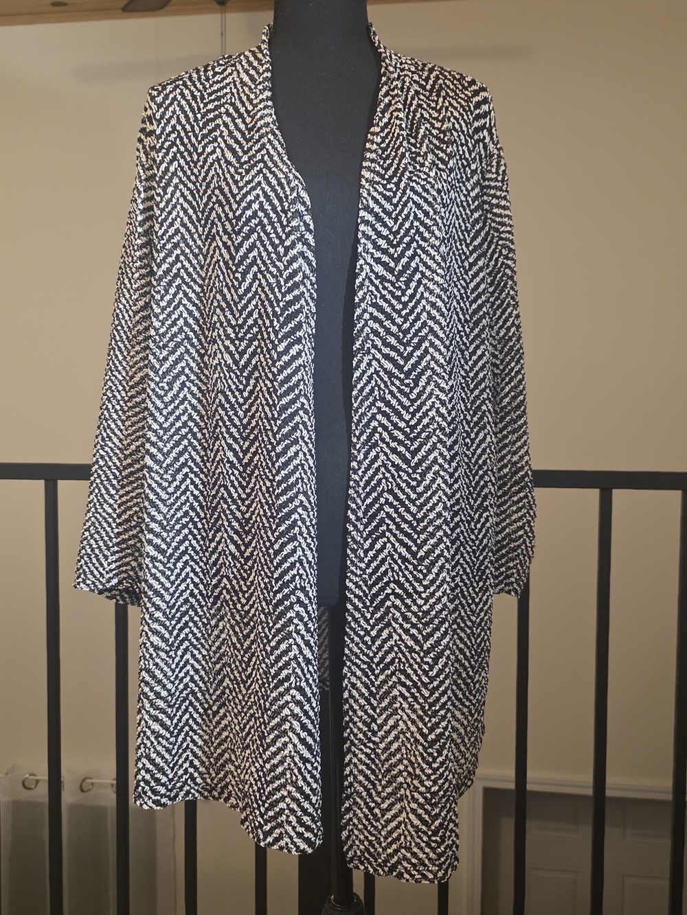 Studio Works Black and White Herringbone Pattern Open Cardigan (Size M)